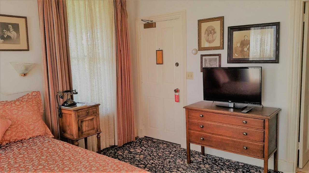 Hotel & Garden